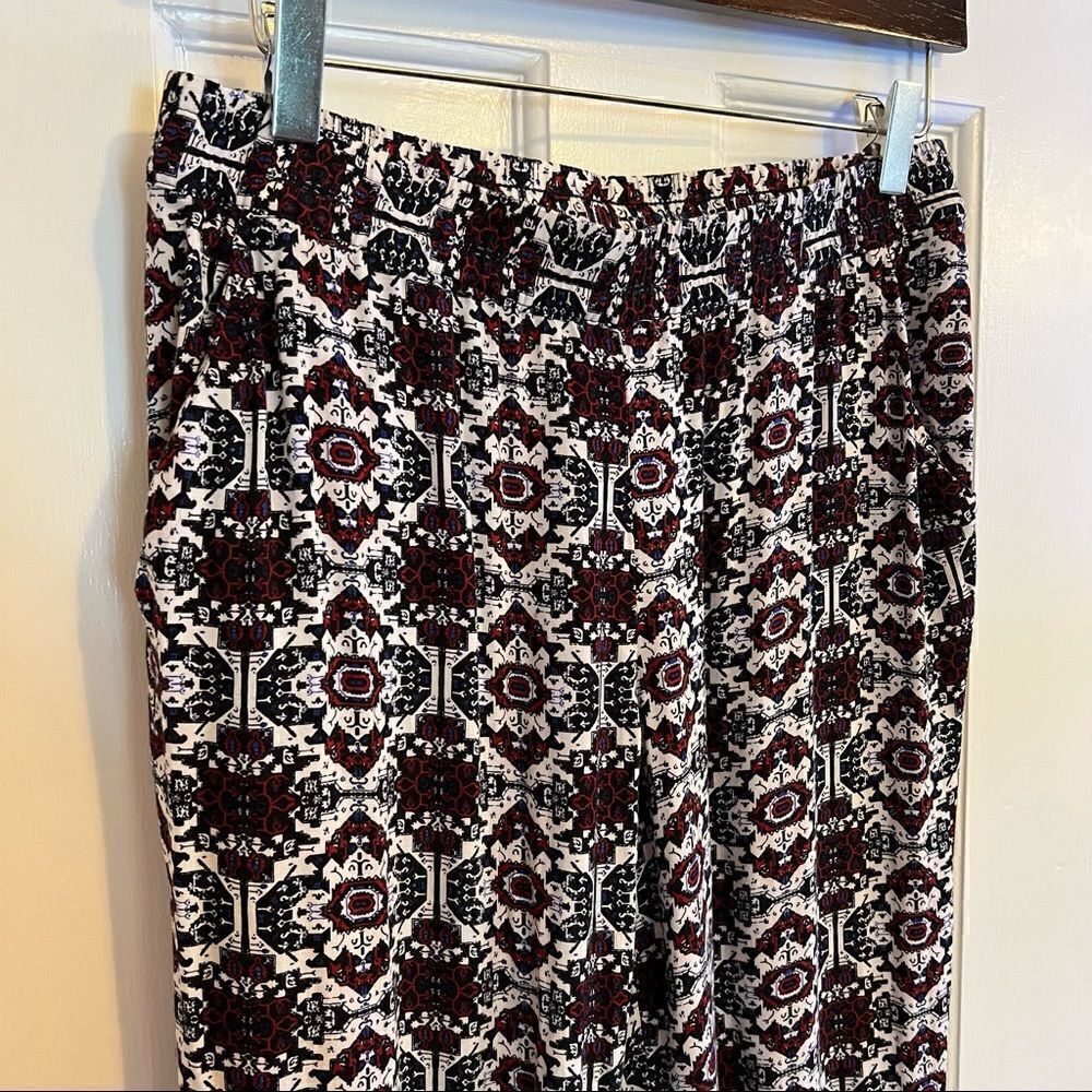 Divided patterned pants   - Picture 3 of 6